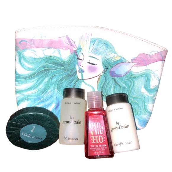 Ipsy travel bag with toiletries - Picture 1 of 3